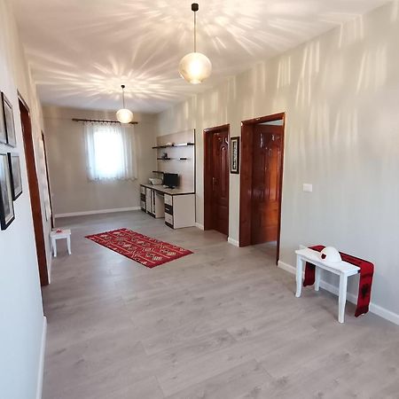 Leatis Apartment Durrës Extérieur photo