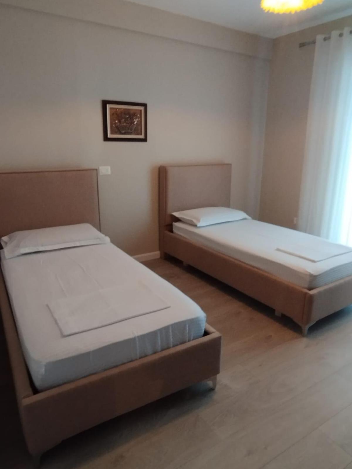 Leatis Apartment Durrës Extérieur photo