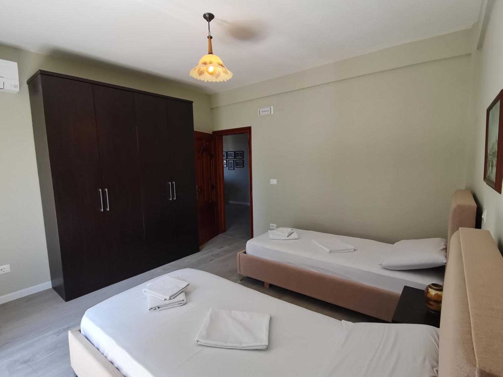 Leatis Apartment Durrës Extérieur photo